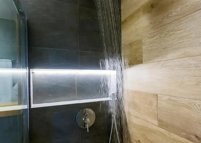 Aigli Lux Seafront Retreats- Up To 11ppl كالاماتا