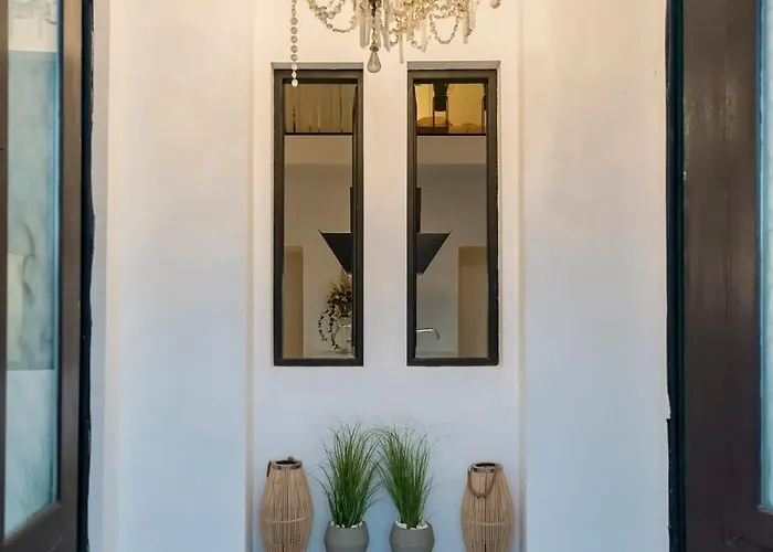 Aigli Lux Seafront Retreats- Up To 11ppl * Каламата